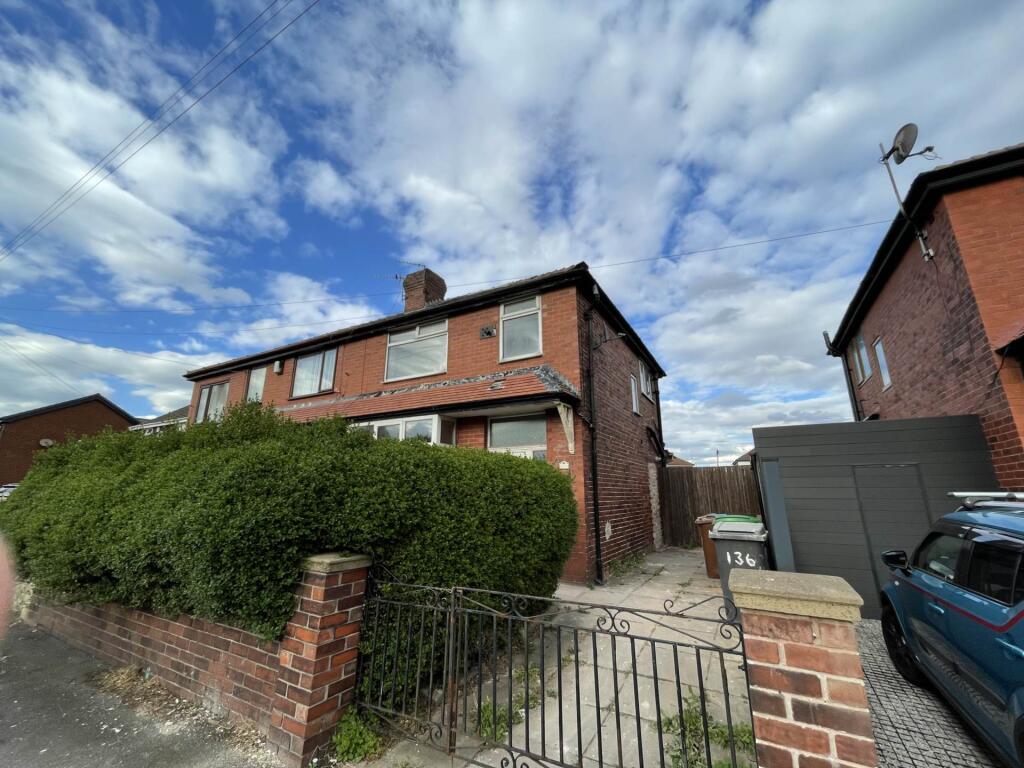 Main image of property: 136 Long Lane, Oldham, OL9 8AZ