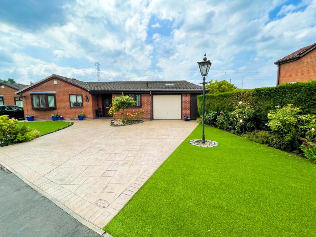 Main image of property: Birchwood, Oldham OL9 9UJ