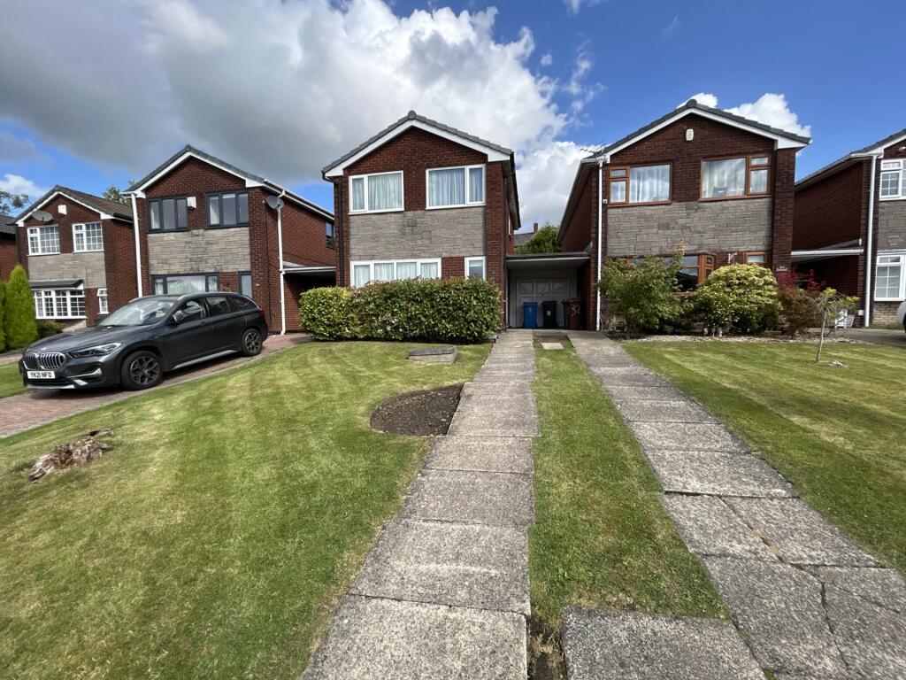 Main image of property: 32 Kensington Avenue, Oldham, OL9 0NL