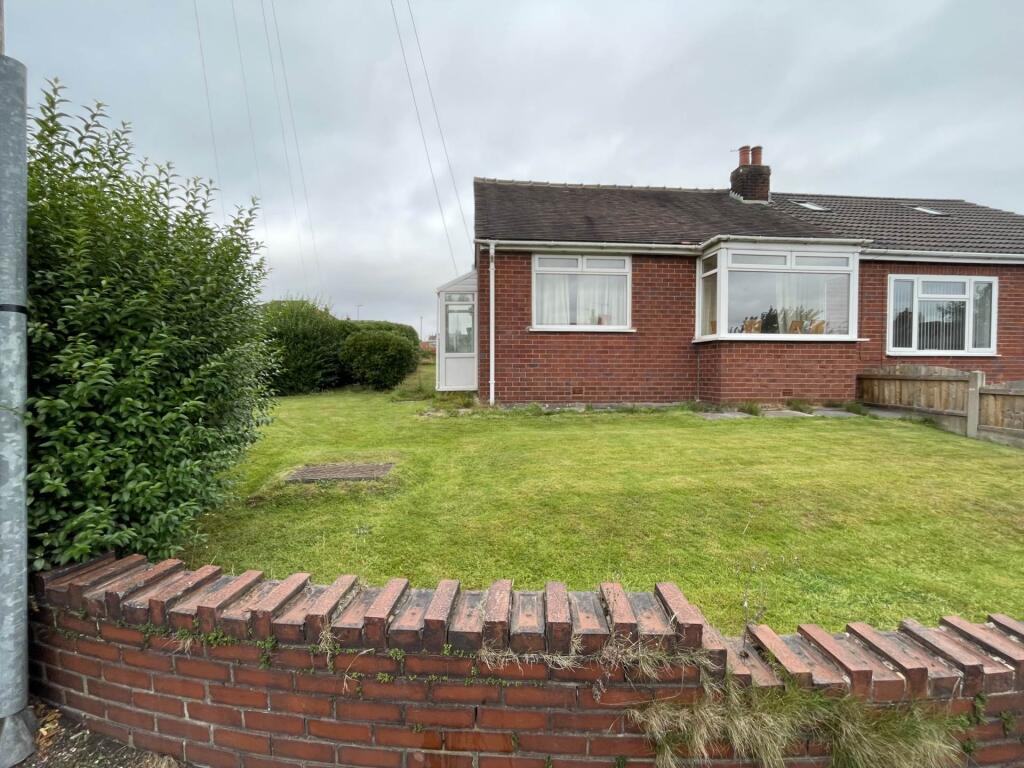 Main image of property: 4 Avon Road, Chadderton, Oldham, OL9 0PH