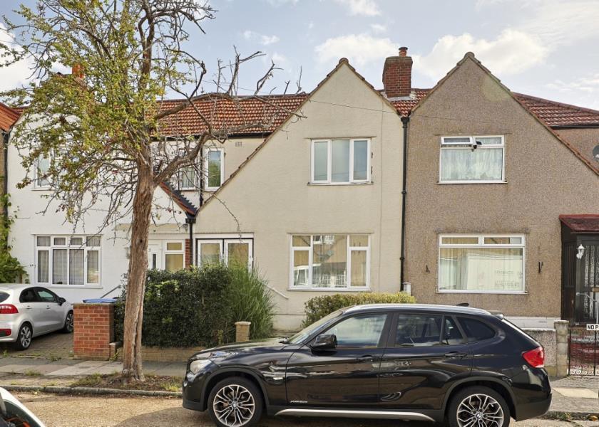 Main image of property: Shaftesbury Avenue, Enfield, EN3