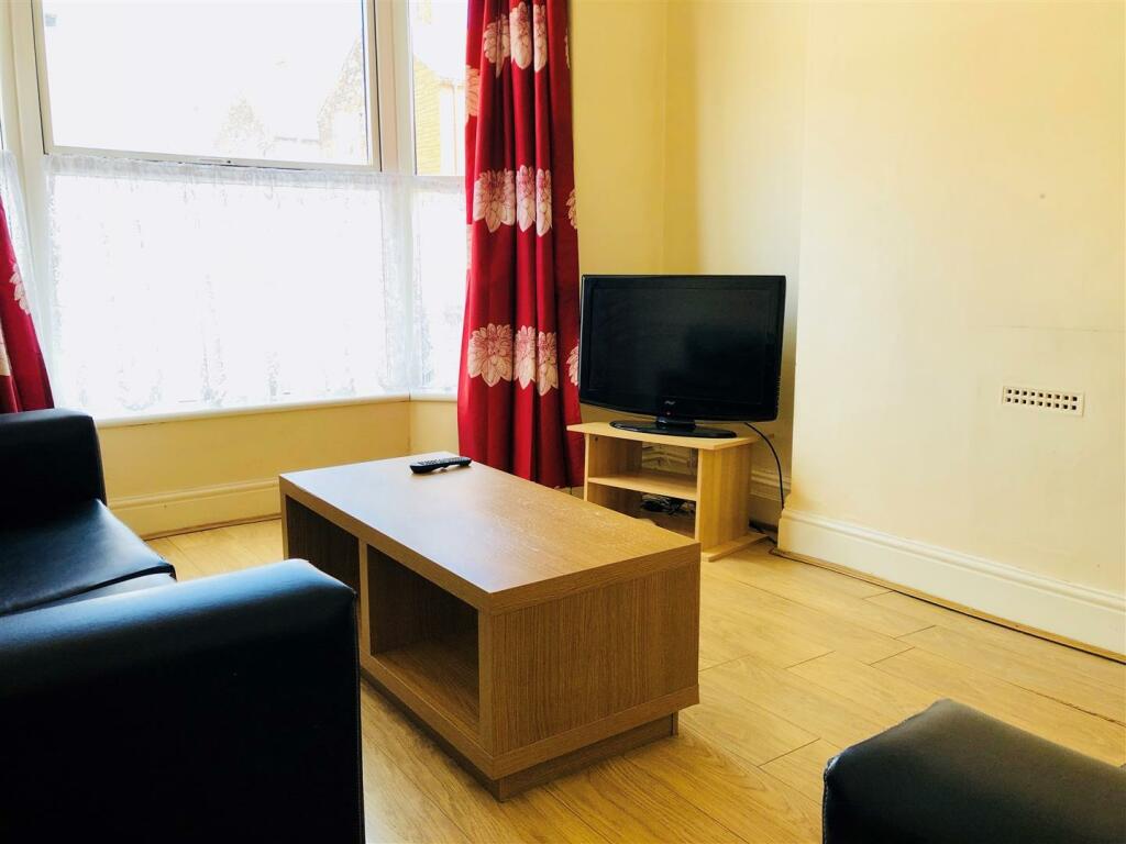 4 bedroom house share for rent in Melbourne Street, Hull, HU5