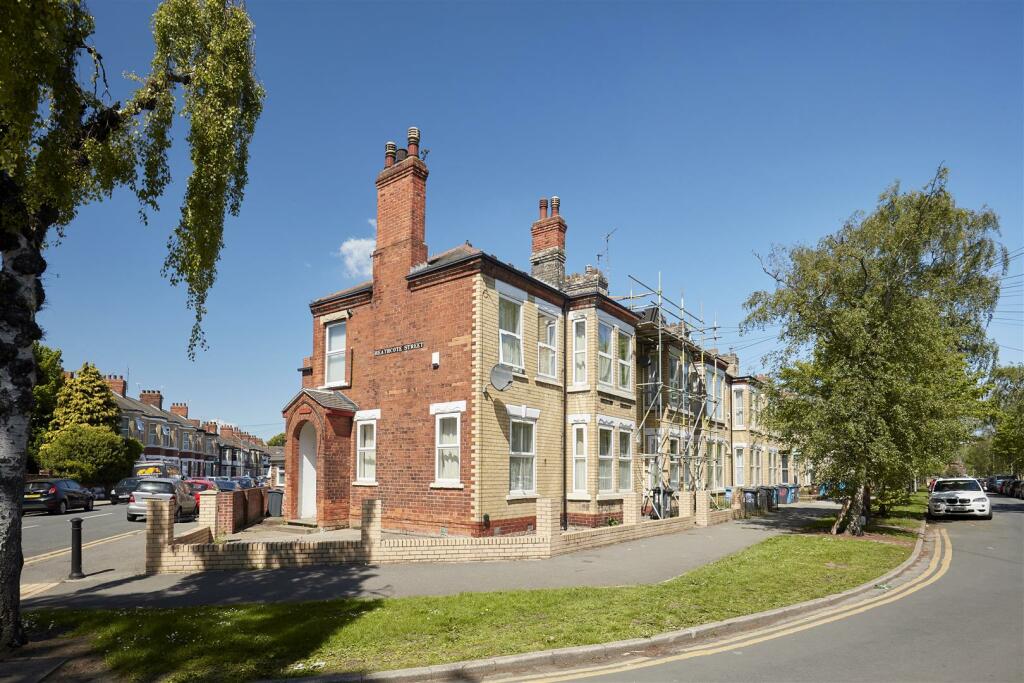 81 bedroom house share for sale in Beresford Avenue, Hull, HU6