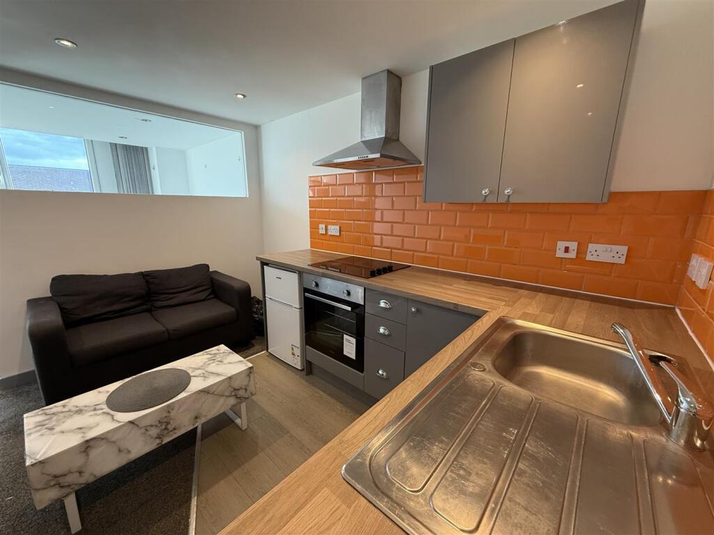 Main image of property: Anlaby Road, Hull