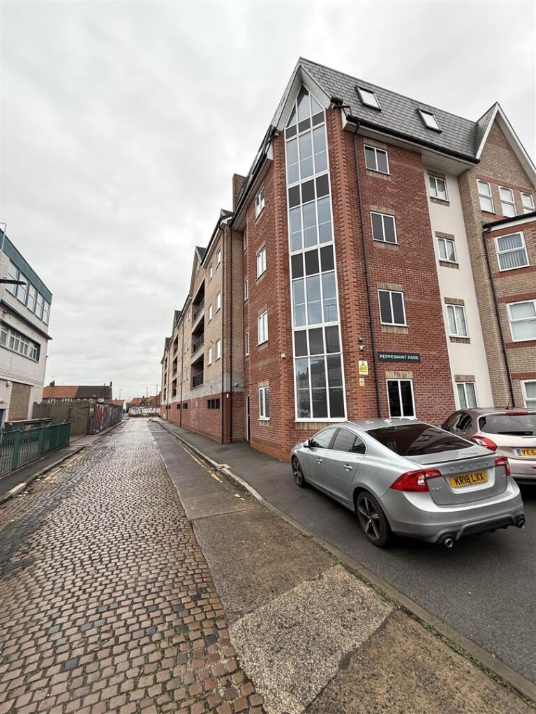 Main image of property: 104–106 Beverley Road, Hull