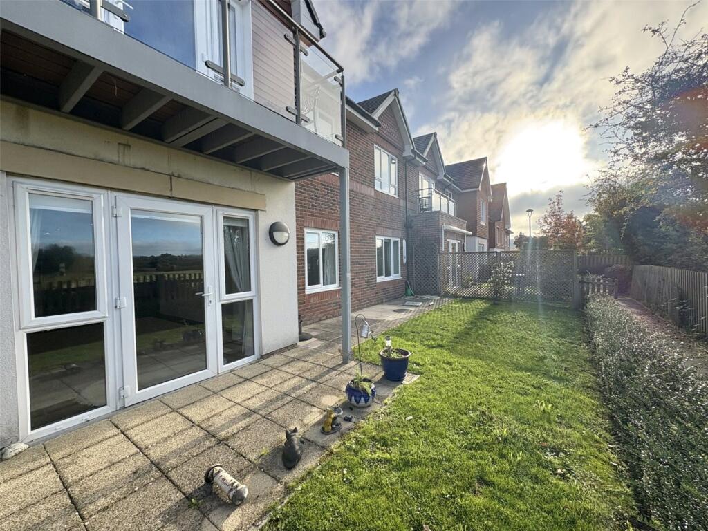 Main image of property: Farnham Road, Liss, Hampshire, GU33