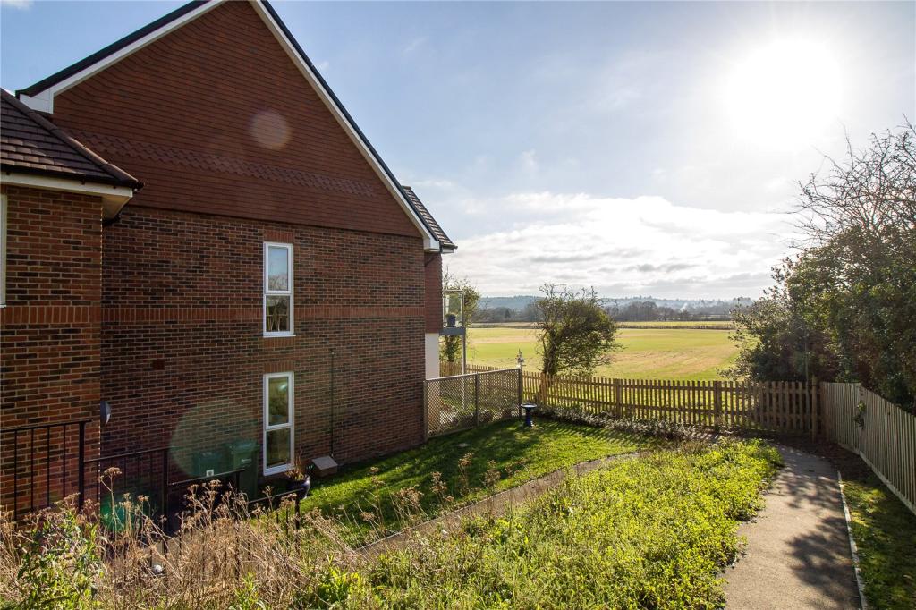 2 bedroom apartment for rent in Blenheim Court, Farnham Road, Liss