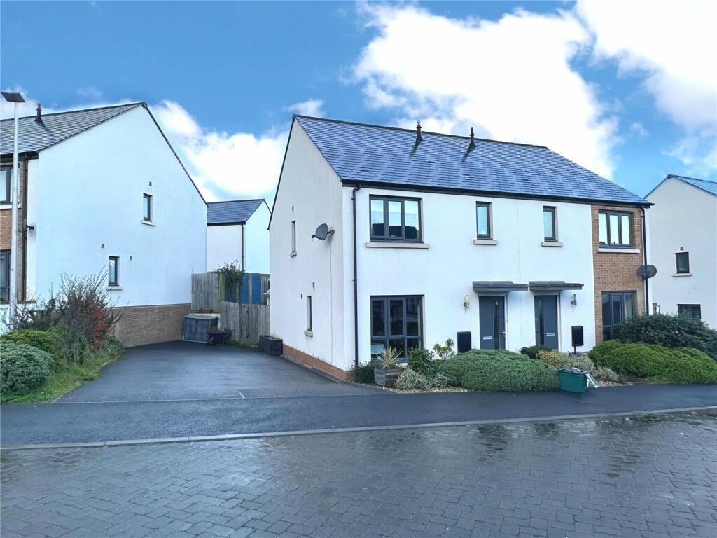 3 bedroom semidetached house for sale in Okehampton, Devon, EX20