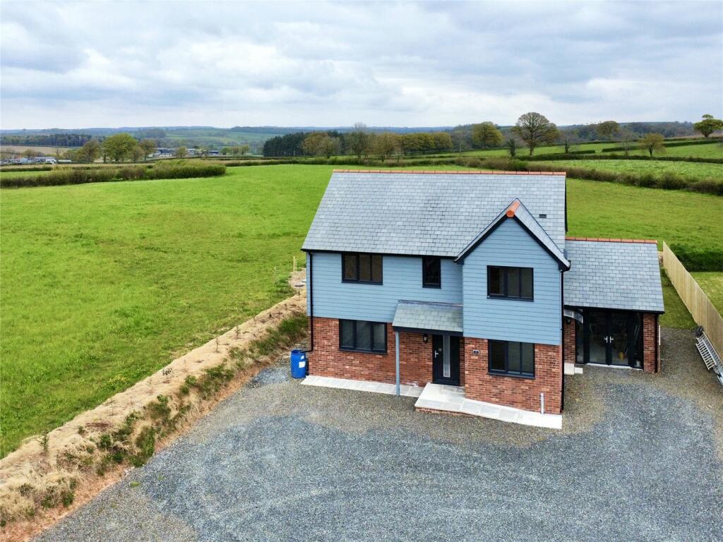 4 bedroom detached house for sale in Sheepwash, Beaworthy, EX21