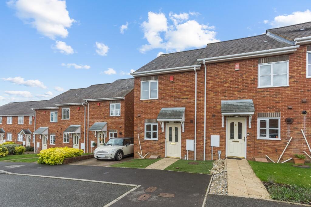 3 bedroom town house for rent in Dickinsons Field Harpenden AL5