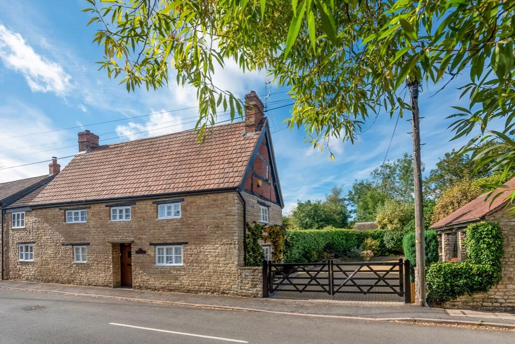 Main image of property: Vicarage Lane, Harbury Leamington Spa CV33