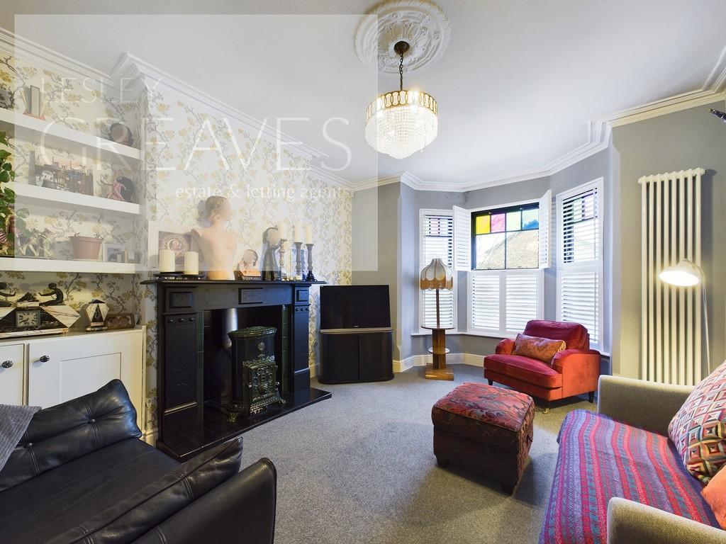 4 bedroom semidetached house for sale in Waverley Avenue, Gedling