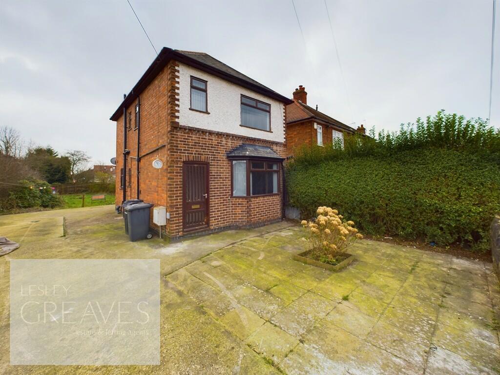 3 bedroom detached house for sale in Perlethorpe Avenue, Gedling