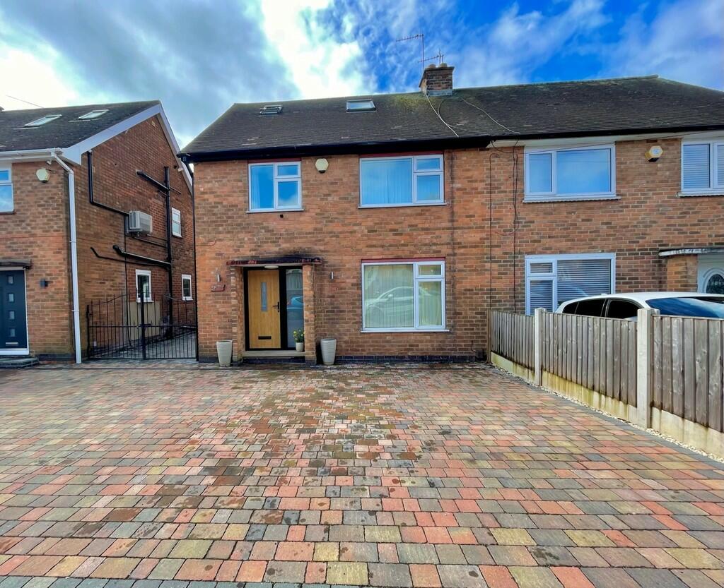 4 bedroom semidetached house for sale in Jessops Lane, Gedling