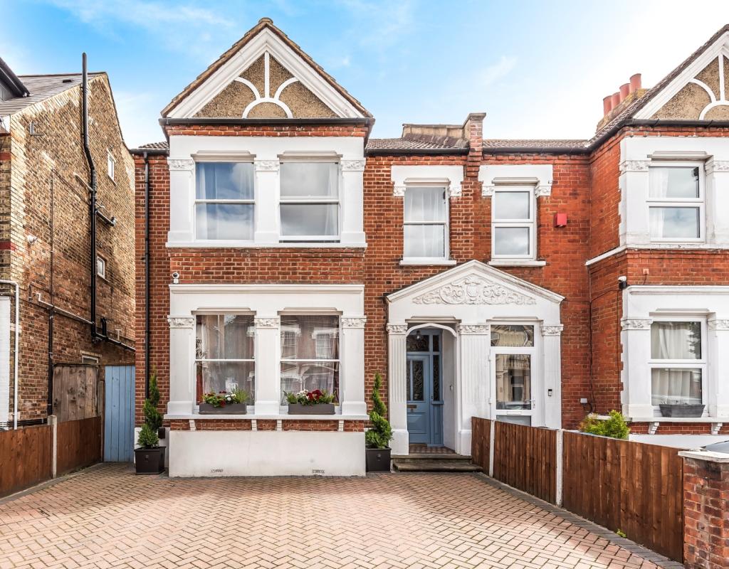 5 bedroom semi-detached house for sale in Norbury Court Road London SW16