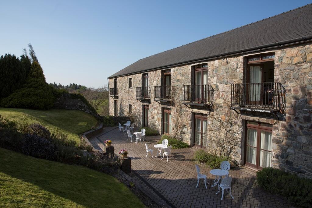 28 bedroom hotel for sale in Seiont Manor Hotel Llanrug Caernarfon