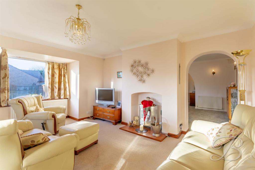 4 bedroom detached bungalow for sale in Lichfield Lane, Mansfield, NG18