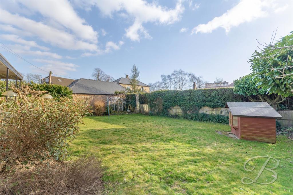 5 bedroom detached house for sale in Forest Hill, Mansfield, NG18