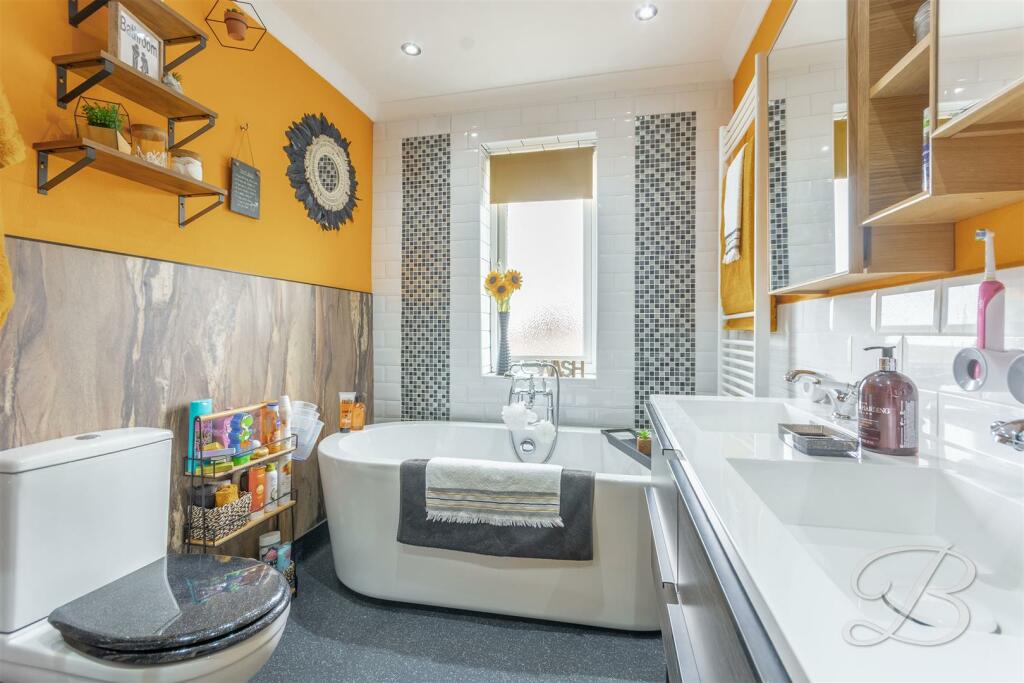 3 bedroom semidetached house for sale in Brick Kiln Lane, Mansfield, NG18