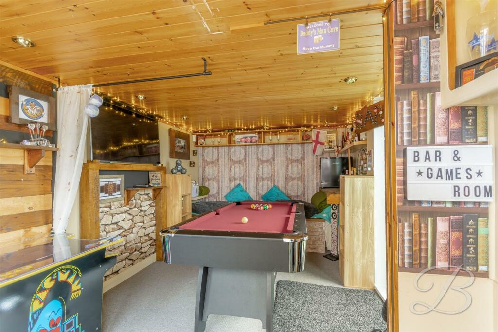 3 bedroom semidetached house for sale in Brick Kiln Lane, Mansfield, NG18