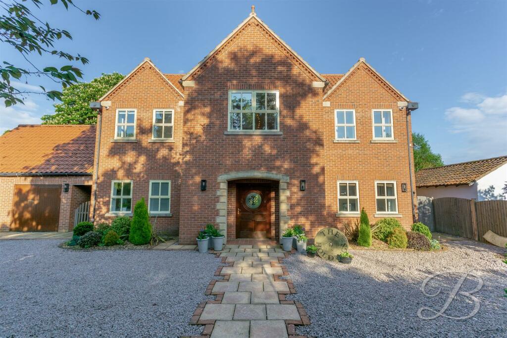 5 bedroom detached house for sale in Green Lane, Walesby, Newark, NG22