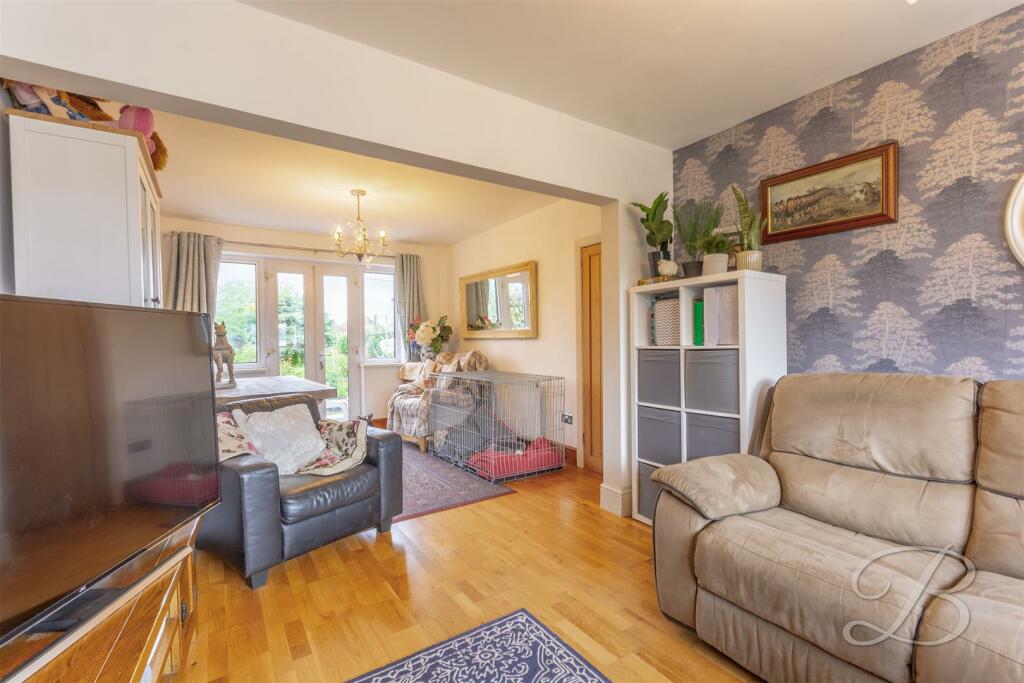 3 bedroom detached house for sale in Netherfield Lane, Church Warsop