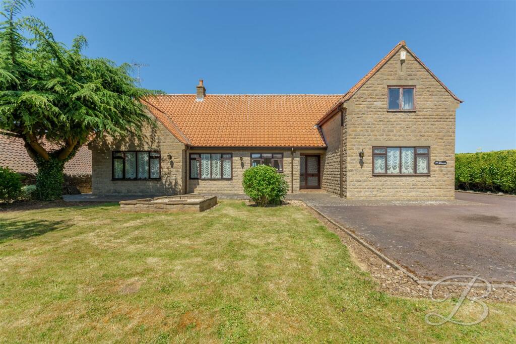 4 bedroom detached house for sale in Rectory Road, Upper Langwith
