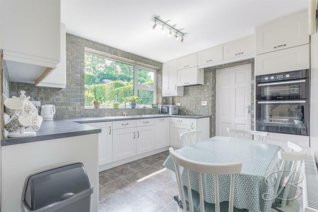 4 bedroom detached house for sale in Marples Avenue, Mansfield Woodhouse, Mansfield, NG19