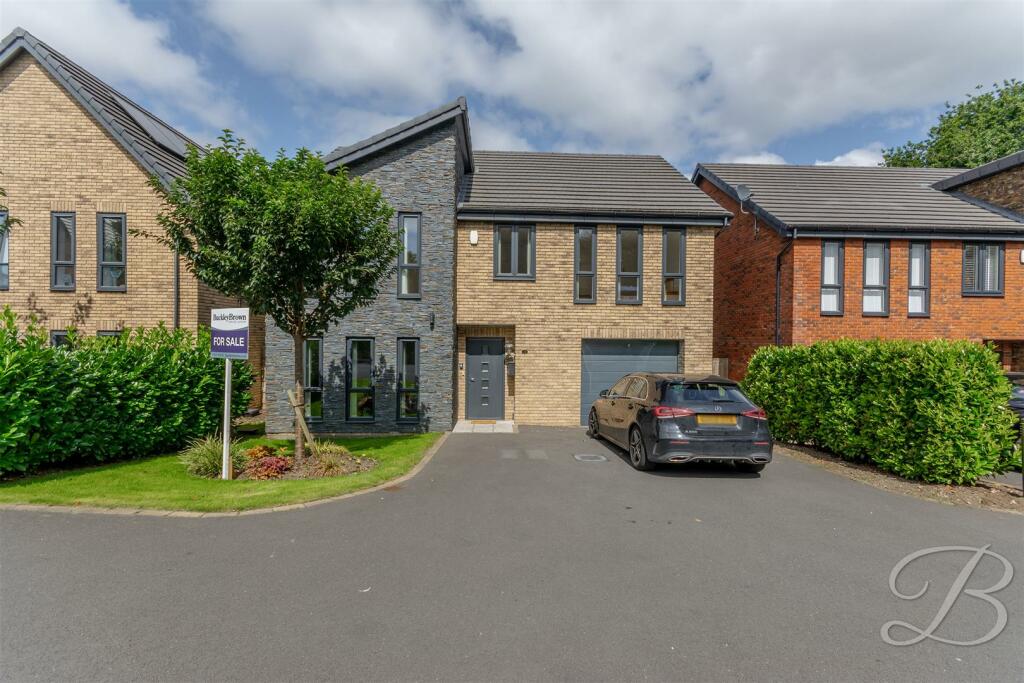 4 bedroom detached house for sale in Rockcliffe Grange, Mansfield, NG18