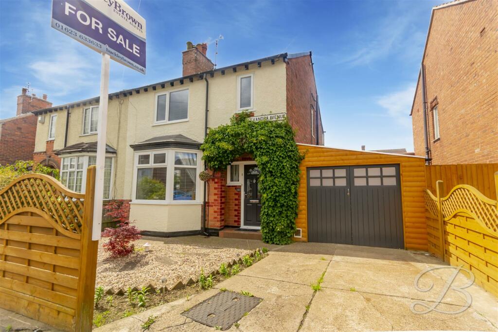 3 bedroom semidetached house for sale in Alexandra Avenue, SuttonIn