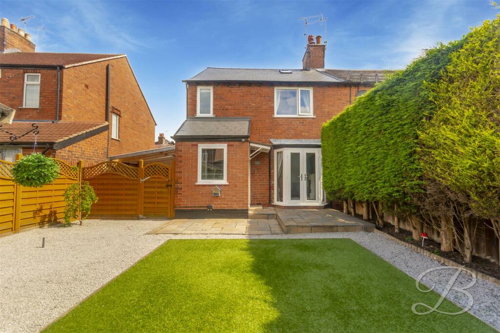 3 bedroom semidetached house for sale in Alexandra Avenue, SuttonIn