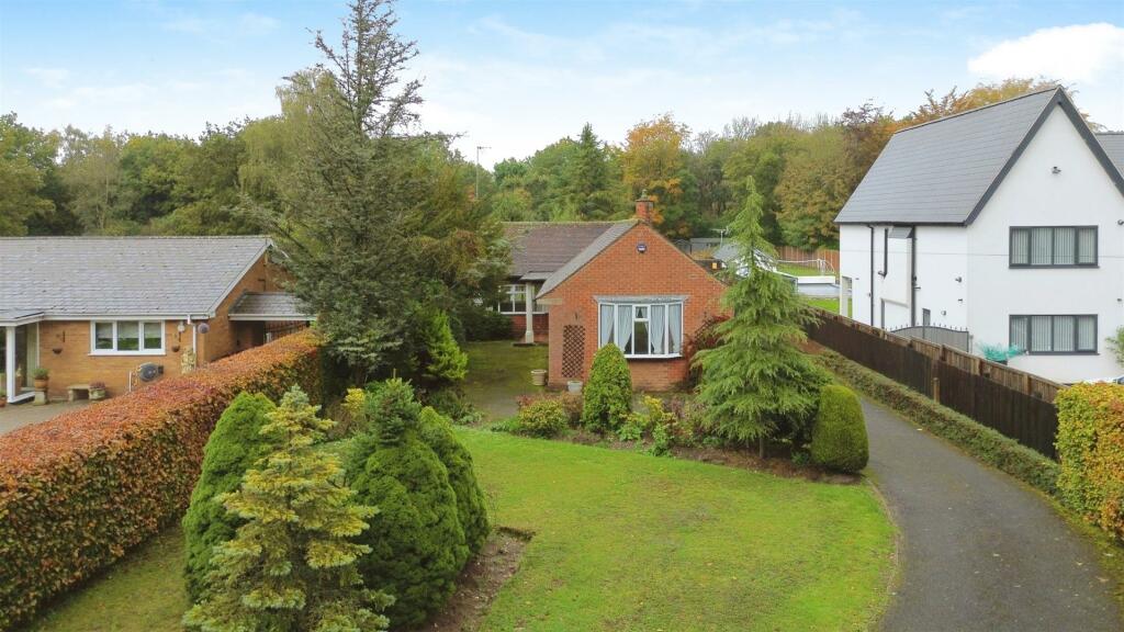 3 bedroom detached bungalow for sale in Kirkby Road, Ravenshead