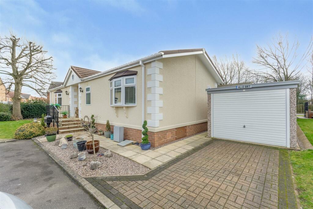 2 bedroom park home for sale in Fairfield Park, Wellow Road, Ollerton