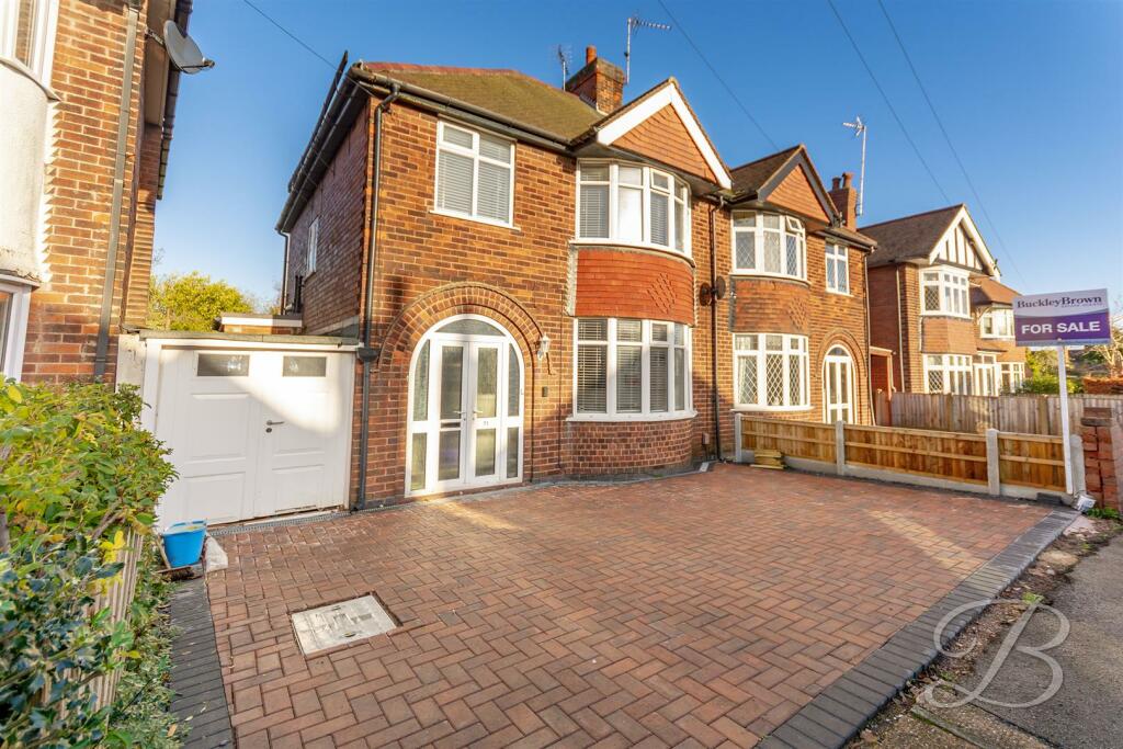 3 bedroom semidetached house for sale in Hillsway Crescent, Mansfield