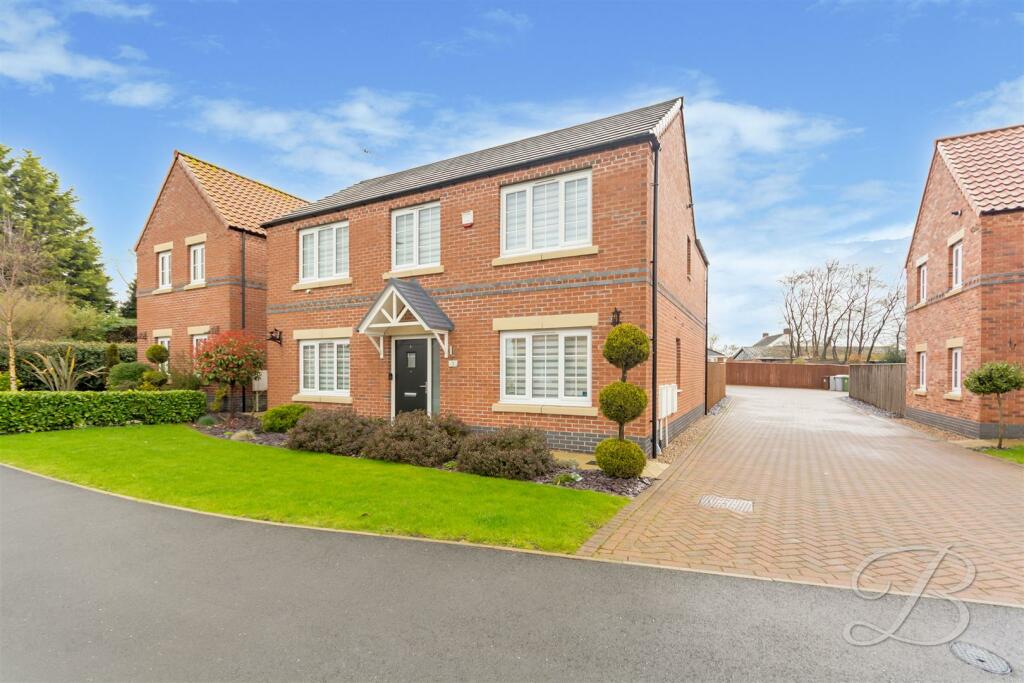 4 bedroom detached house for sale in Crow Lane, Ollerton, Newark, NG22