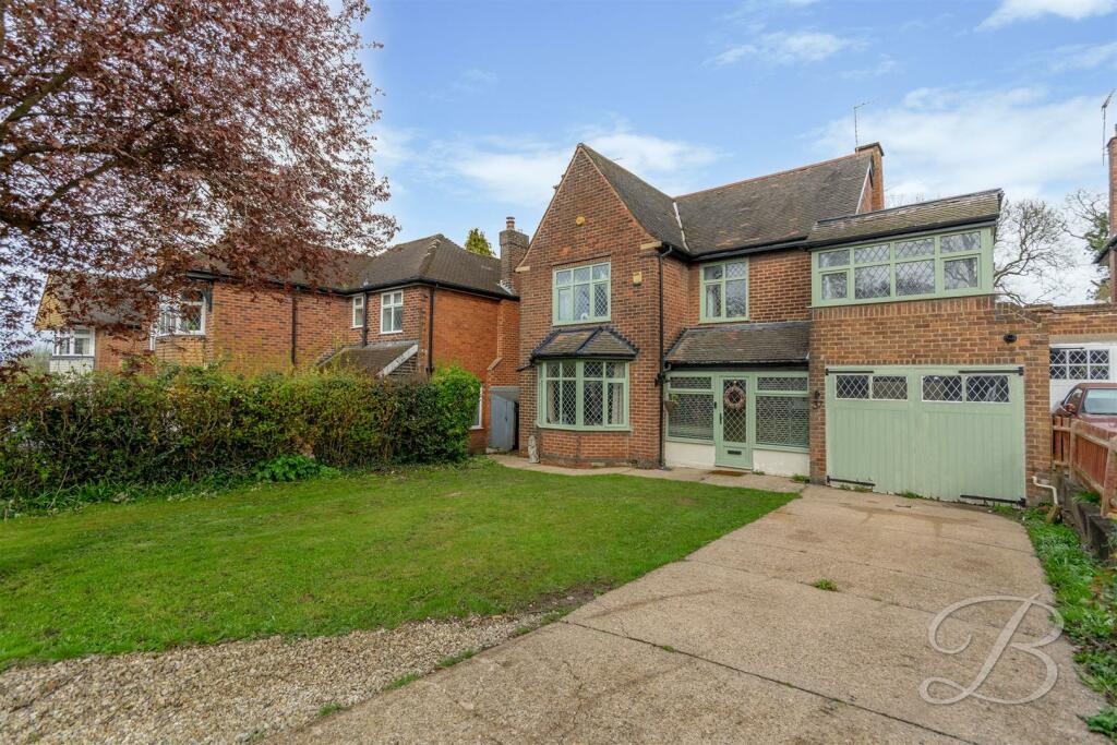 4 bedroom detached house for sale in Beech Hill Drive, Mansfield, NG19