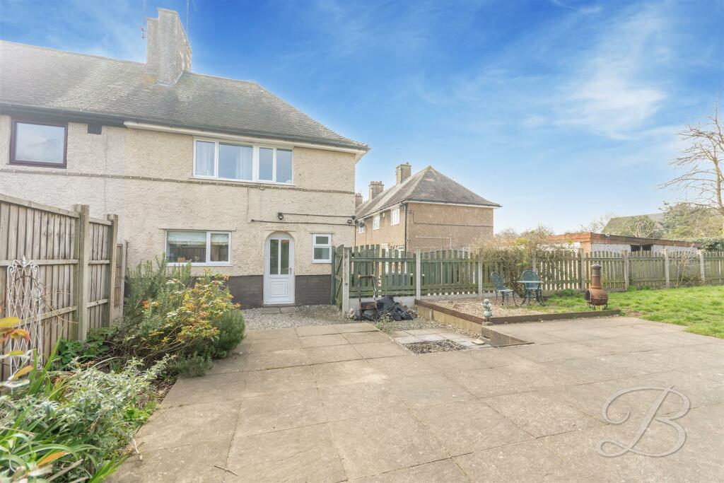 3 bedroom end of terrace house for sale in Fourth Avenue, Edwinstowe, Mansfield, NG21