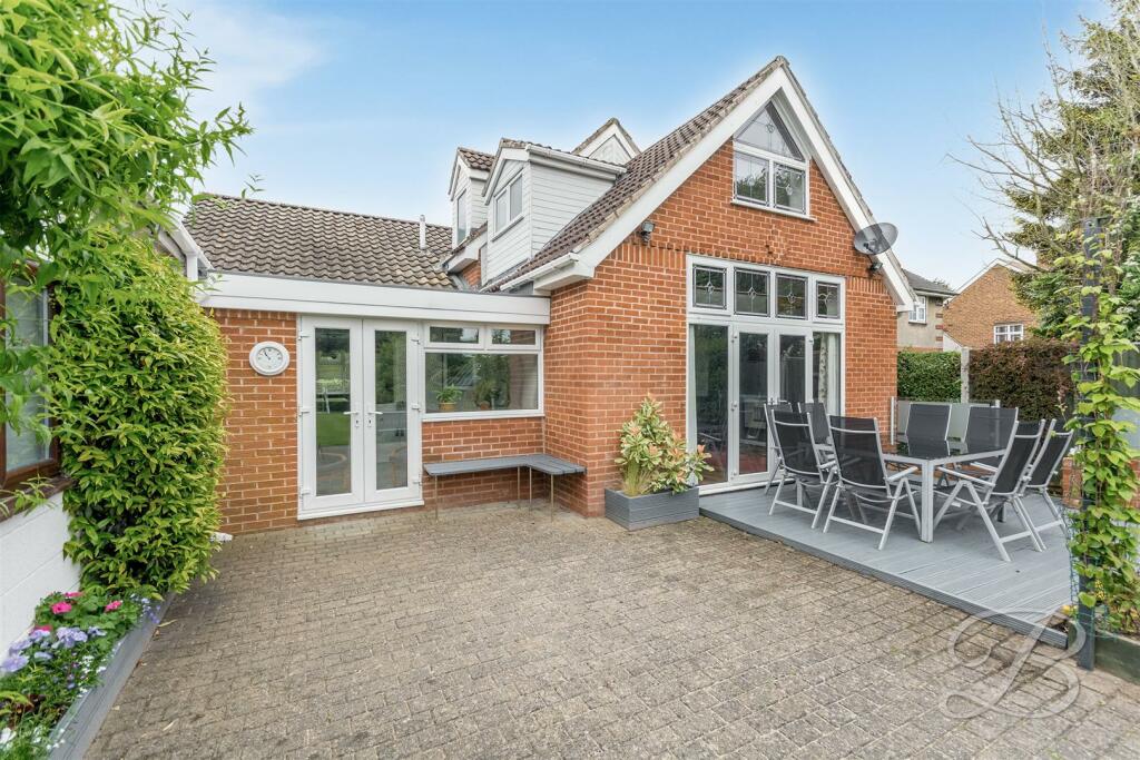 3 bedroom detached house for sale in Rufford Road, Edwinstowe