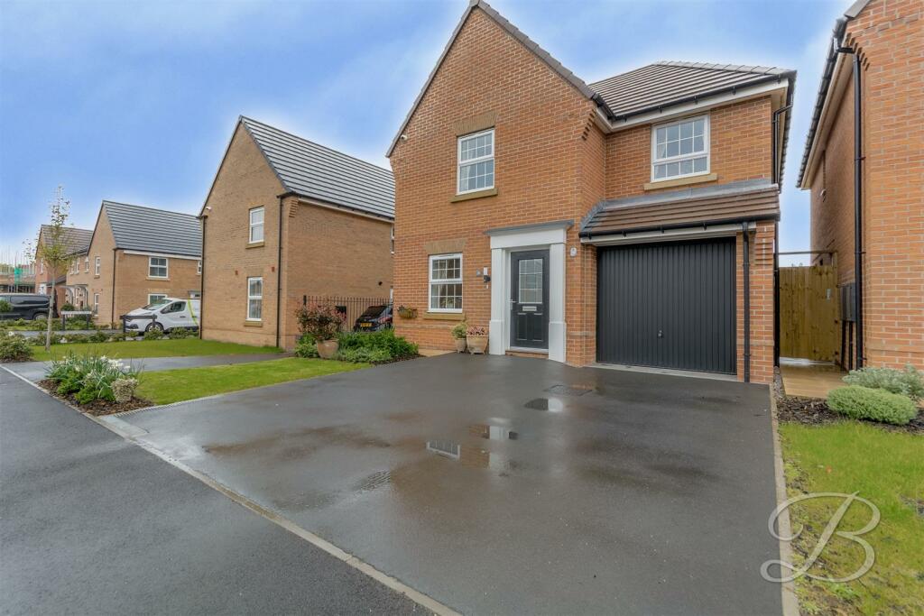 3 bedroom detached house for sale in Hewers Way, Edwinstowe, Mansfield, NG21