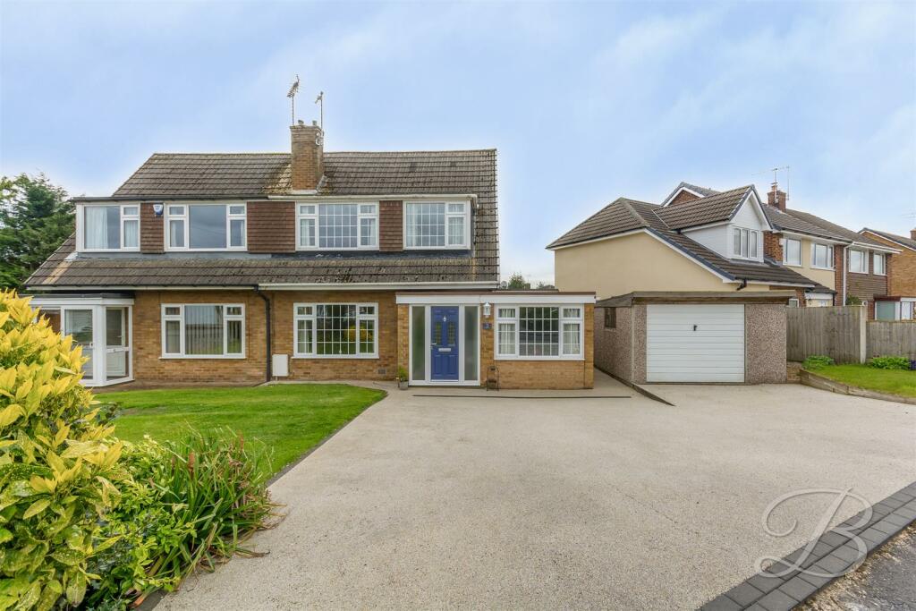 3 bedroom semidetached house for sale in Thoresby Drive, Edwinstowe