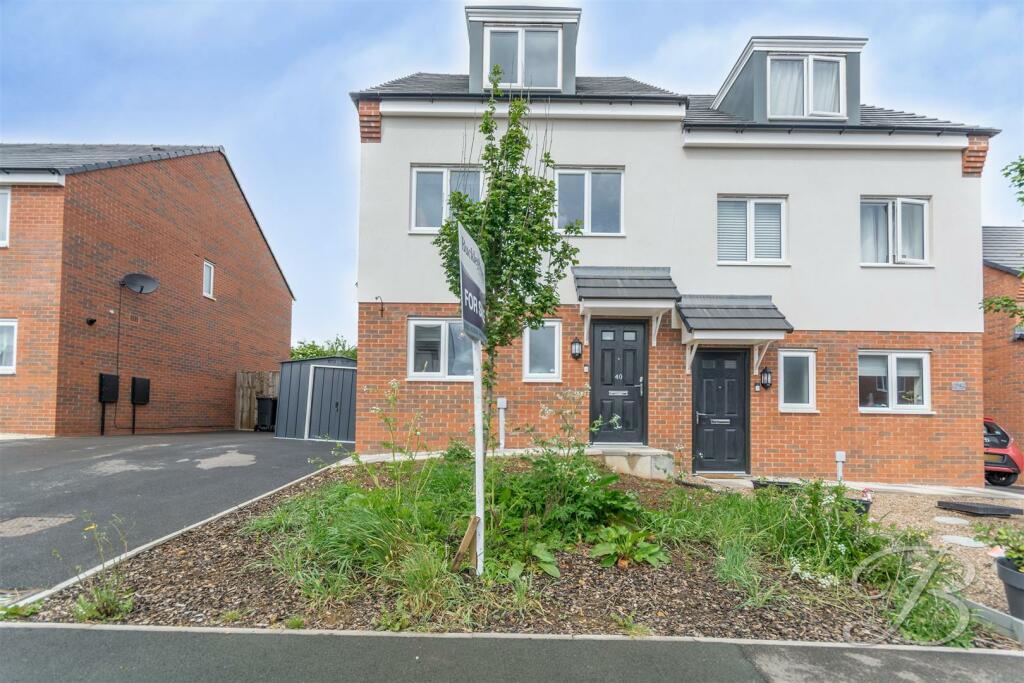 3 bedroom semidetached house for sale in Piper Street, Shirebrook, NG20