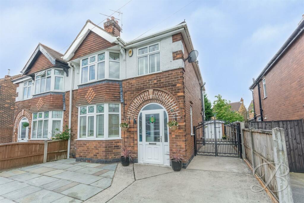 3 bedroom semidetached house for sale in Green Lane, Mansfield, NG18