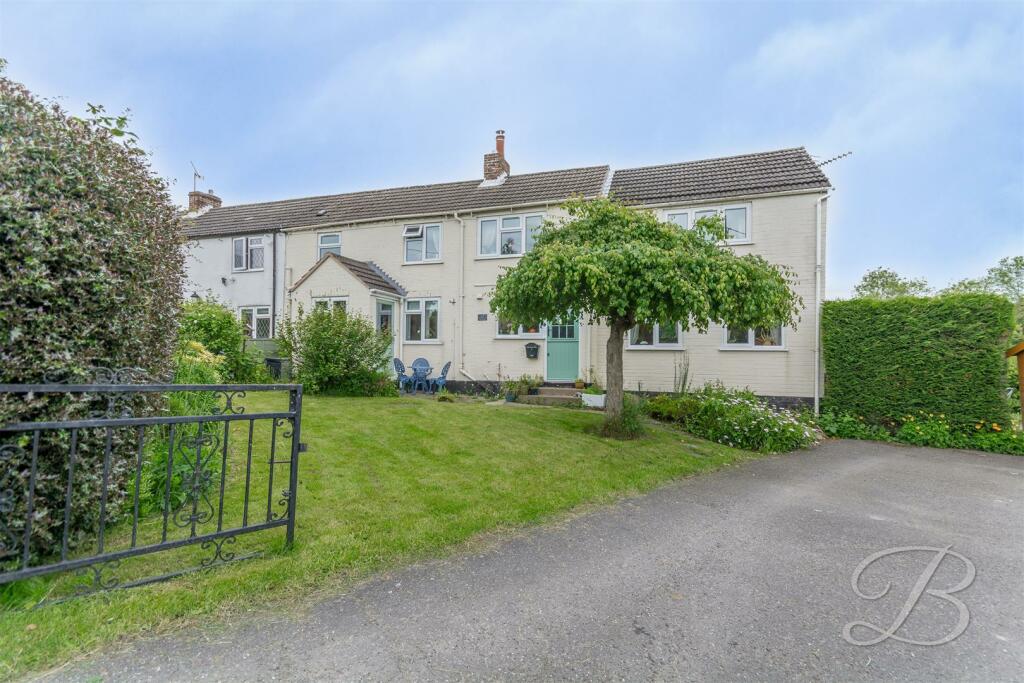 3 bedroom semidetached house for sale in Lea Lane, Selston, Nottingham, NG16