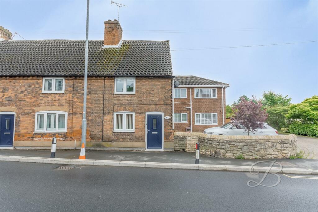2 bedroom cottage for sale in Church Street, Edwinstowe, Mansfield, NG21