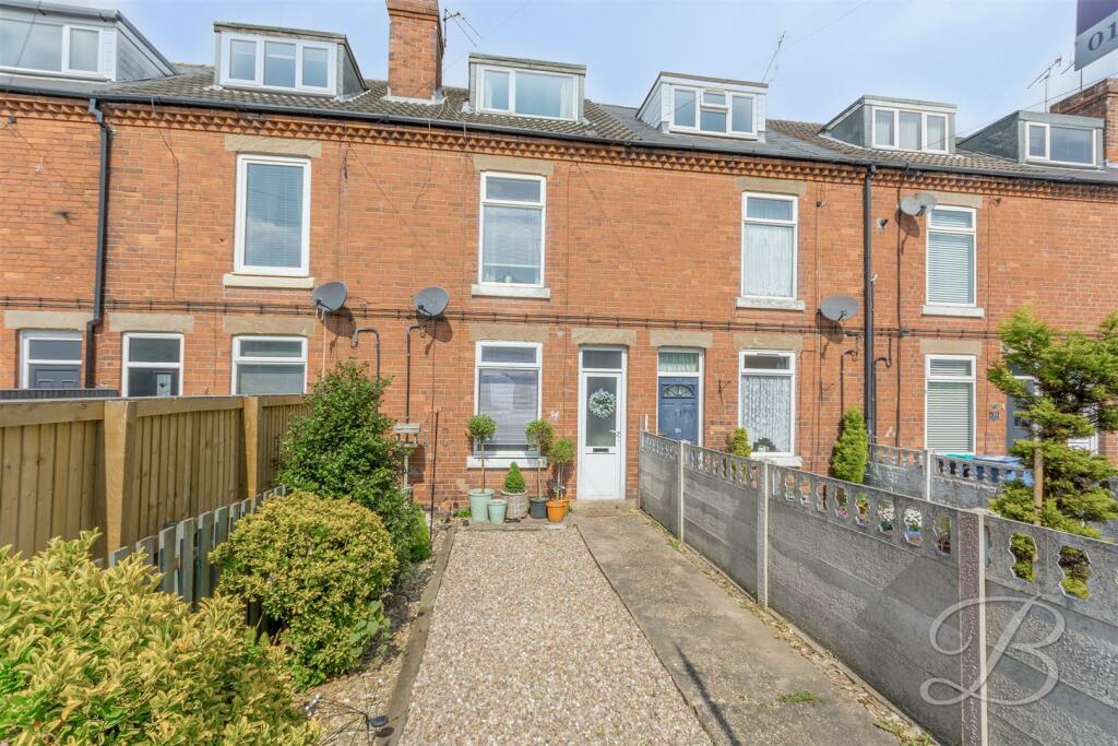 3 bedroom terraced house for sale in Mansfield Road, Warsop, Mansfield