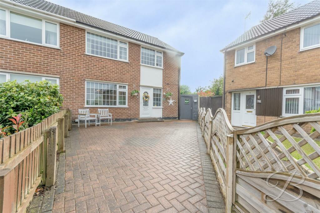 3 bedroom semidetached house for sale in Greenwood Crescent, Boughton, Newark, NG22