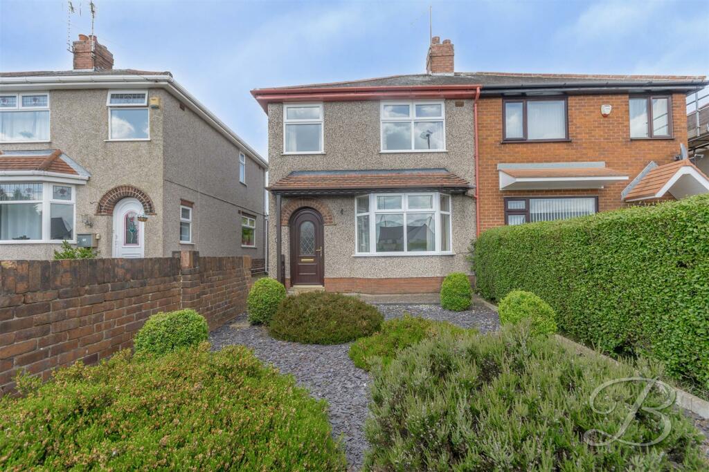 3 bedroom semidetached house for sale in Clipstone Road East, Forest