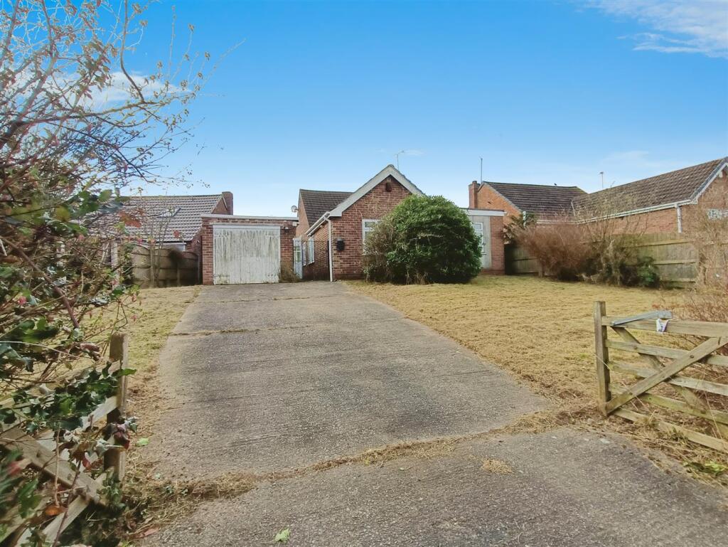 Main image of property: Bretton Road, Ravenshead, Nottingham