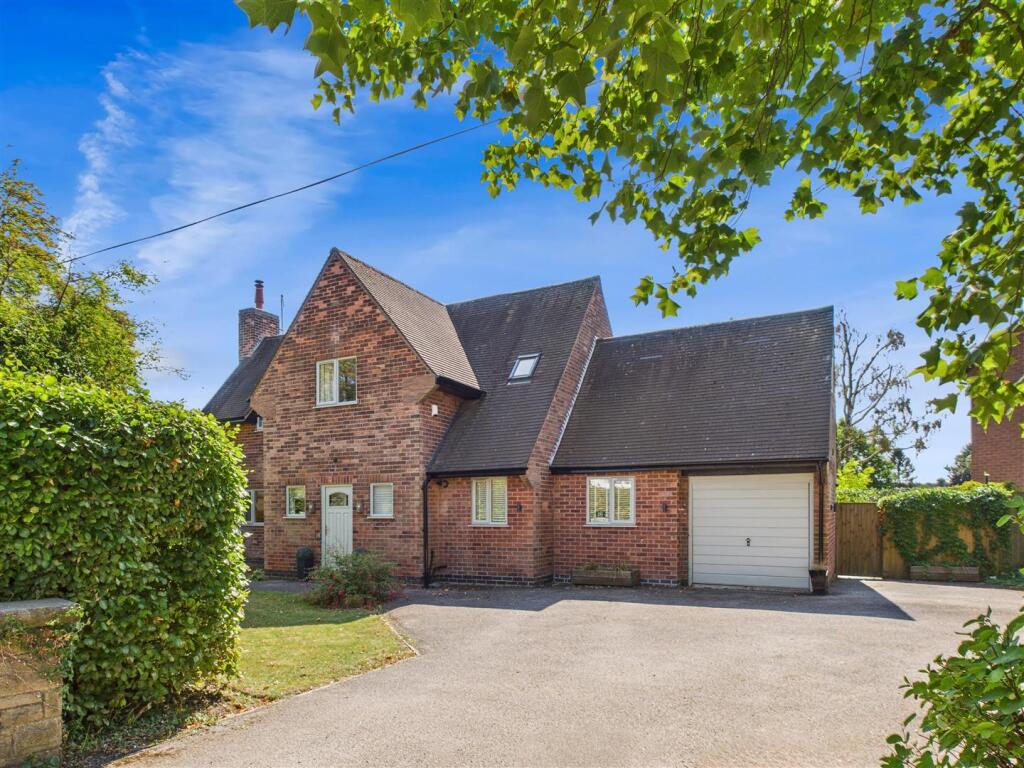 Main image of property: Vernon Crescent, Ravenshead, Nottingham