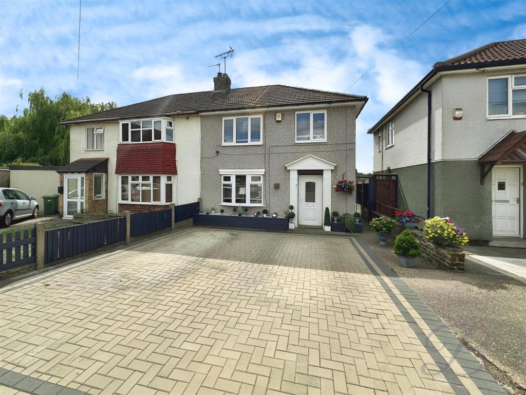 Main image of property: Farndon Way, Mansfield